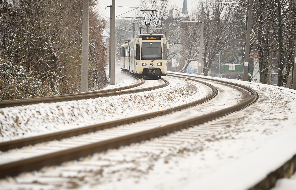 Badner Bahn im Winter